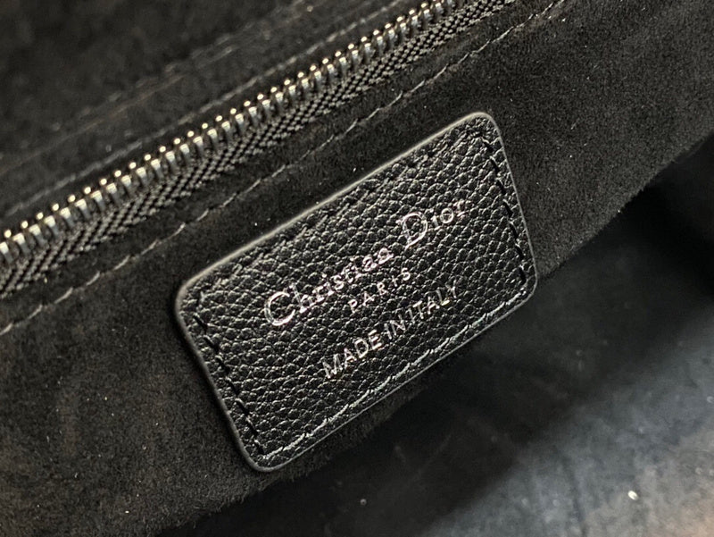 Dragons Bags Detail