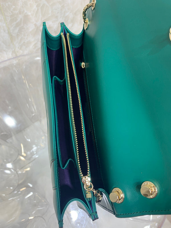 Dragons Bags Detail