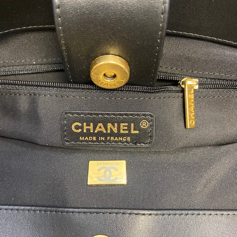 Dragons Bags Detail