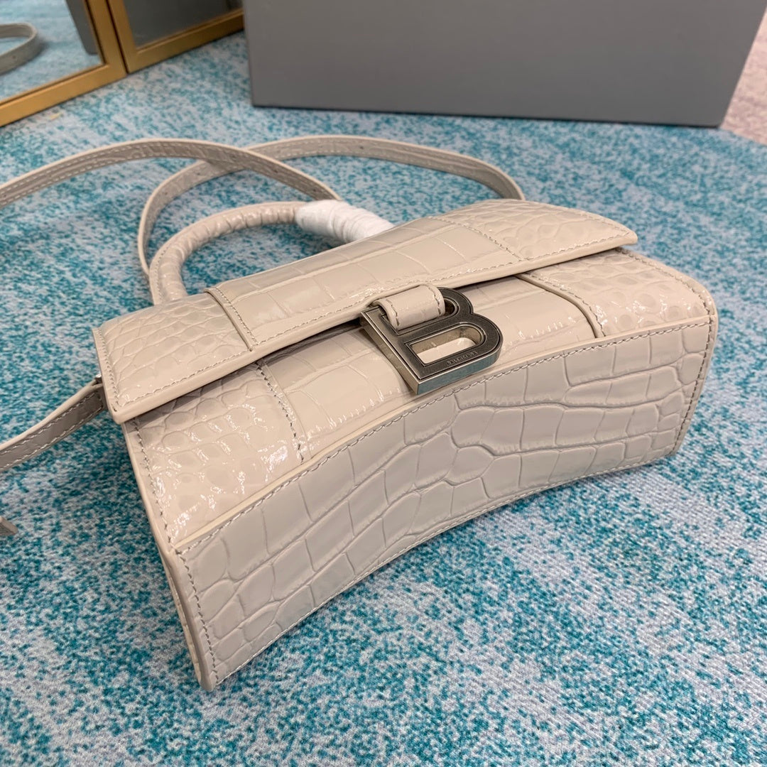 new-luxury-designer-bags-nm24076