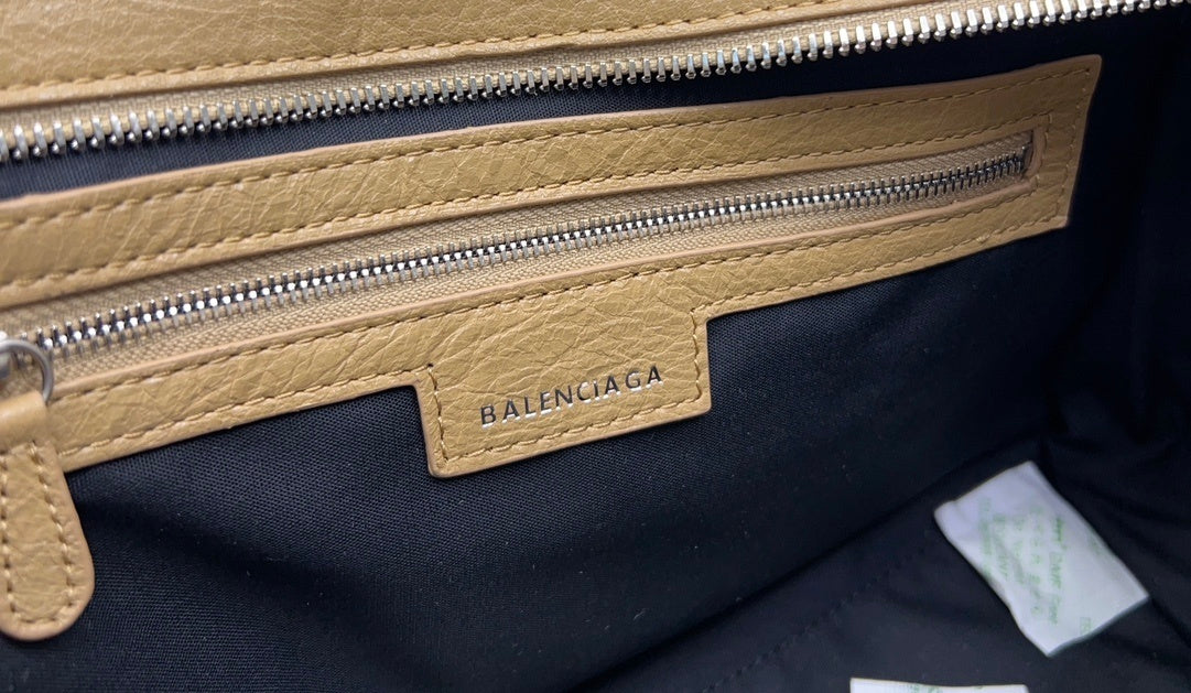 new-luxury-designer-bags-nm24272