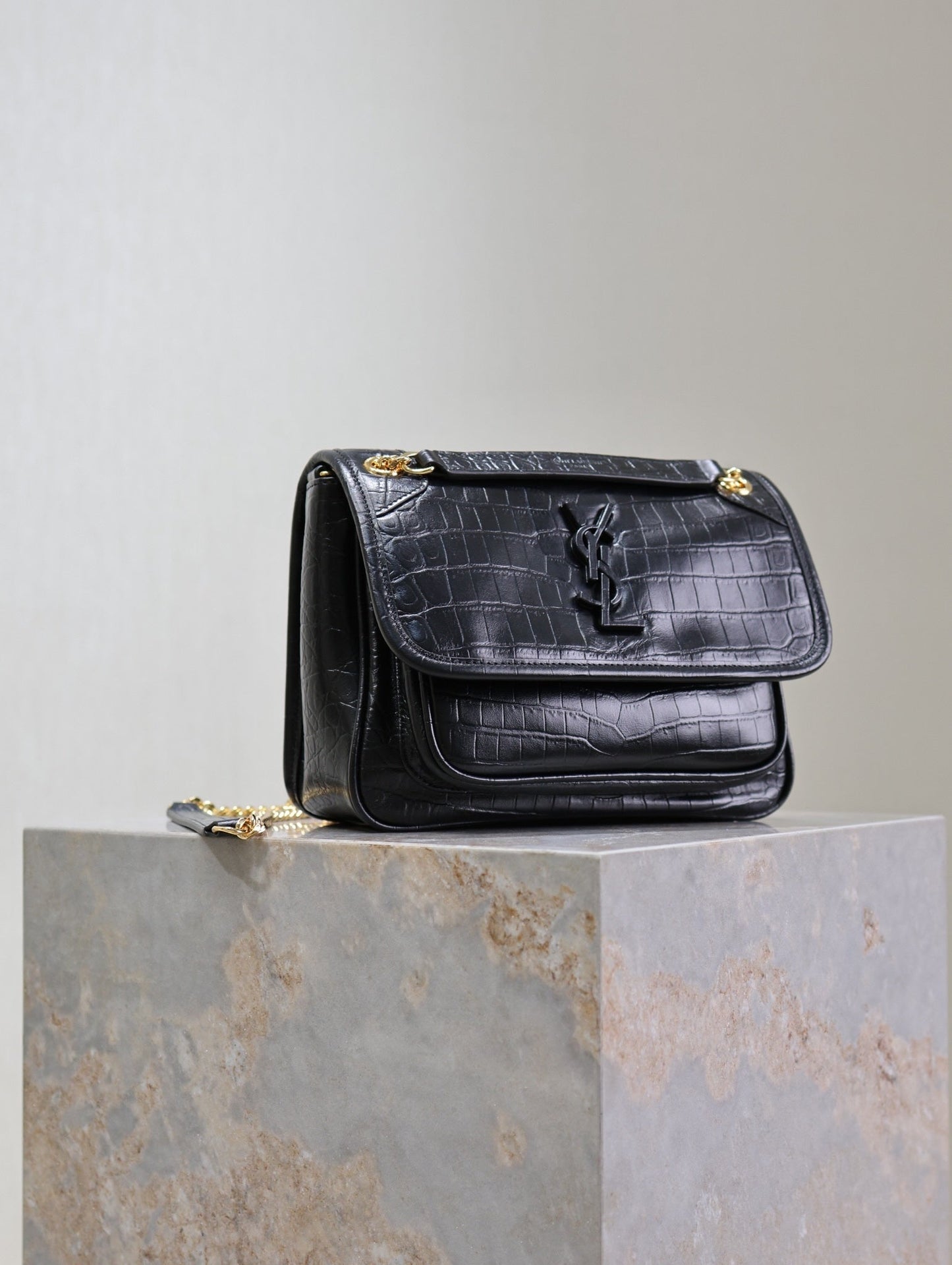 Dragons Bags - High-Quality Designer Products for You - AFFORDABLE LUXURY BAGS - 5999