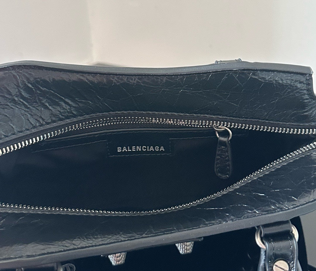 new-luxury-designer-bags-nm24359