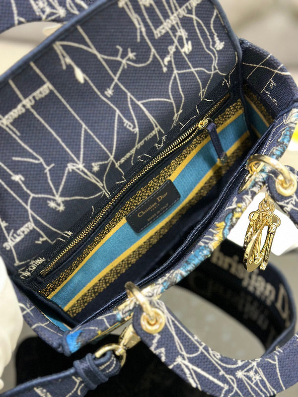 Dragons Bags Detail