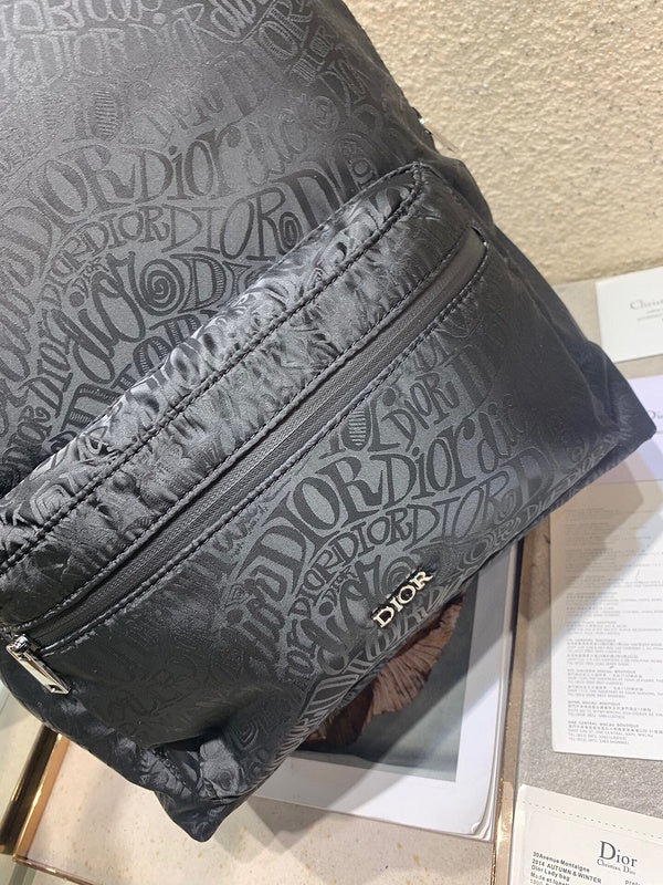 Dragons Bags Detail