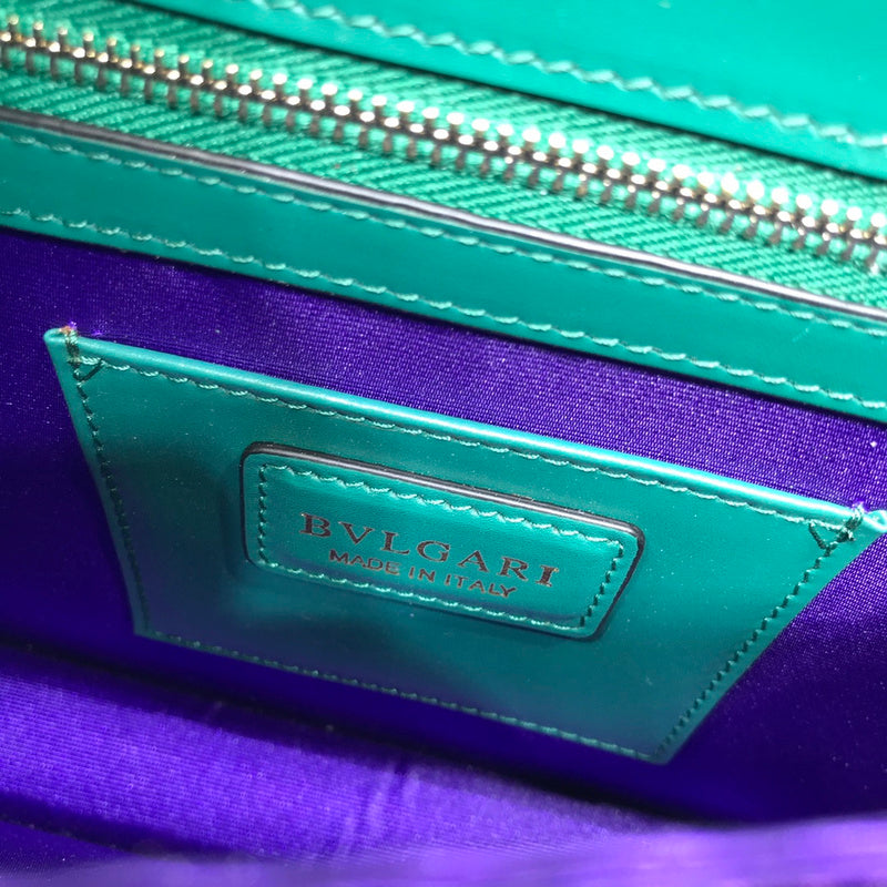 Dragons Bags Detail