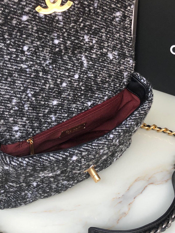 Dragons Bags Detail