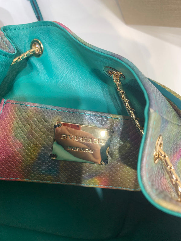 Dragons Bags Detail