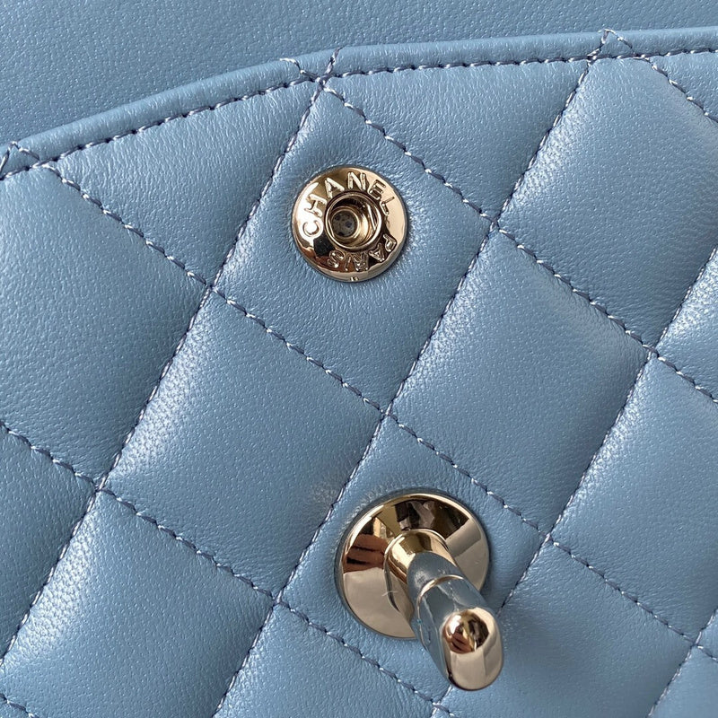 Dragons Bags Detail