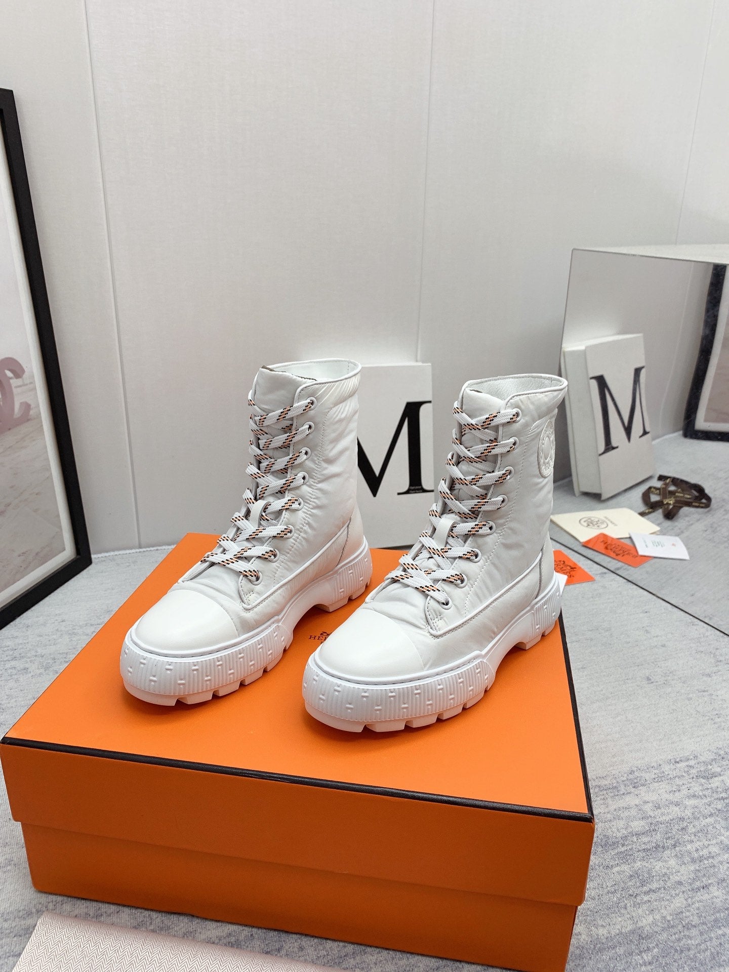 HM FRESH ANKLE BOOTS WHITE
