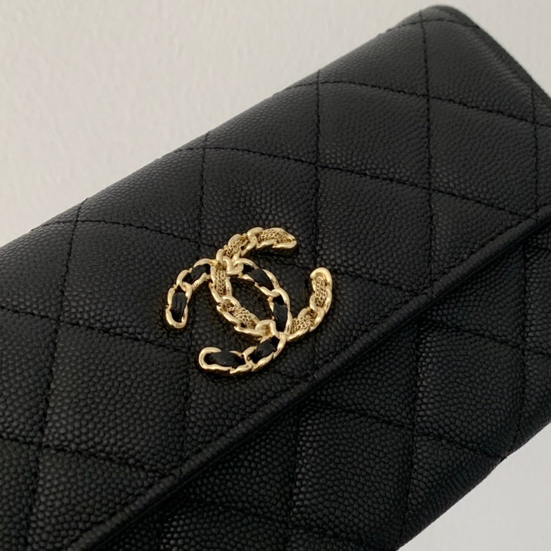 Dragons Bags Detail