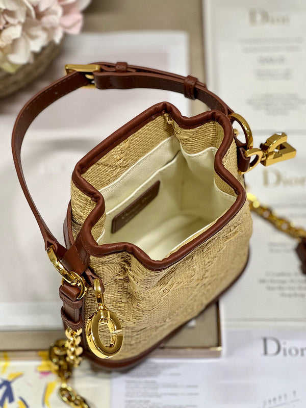 Dragons Bags Detail