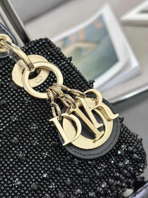 Dragons Bags Detail