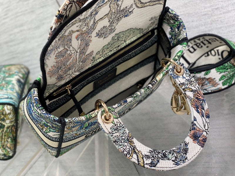 Dragons Bags Detail