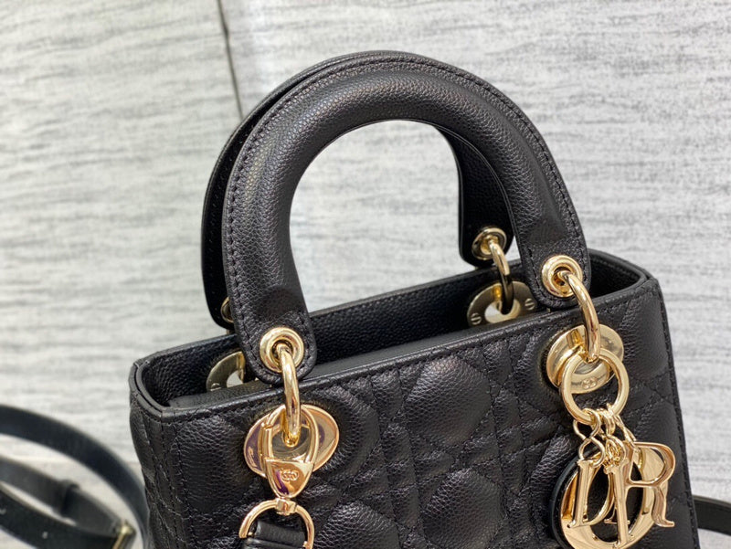 Dragons Bags Detail
