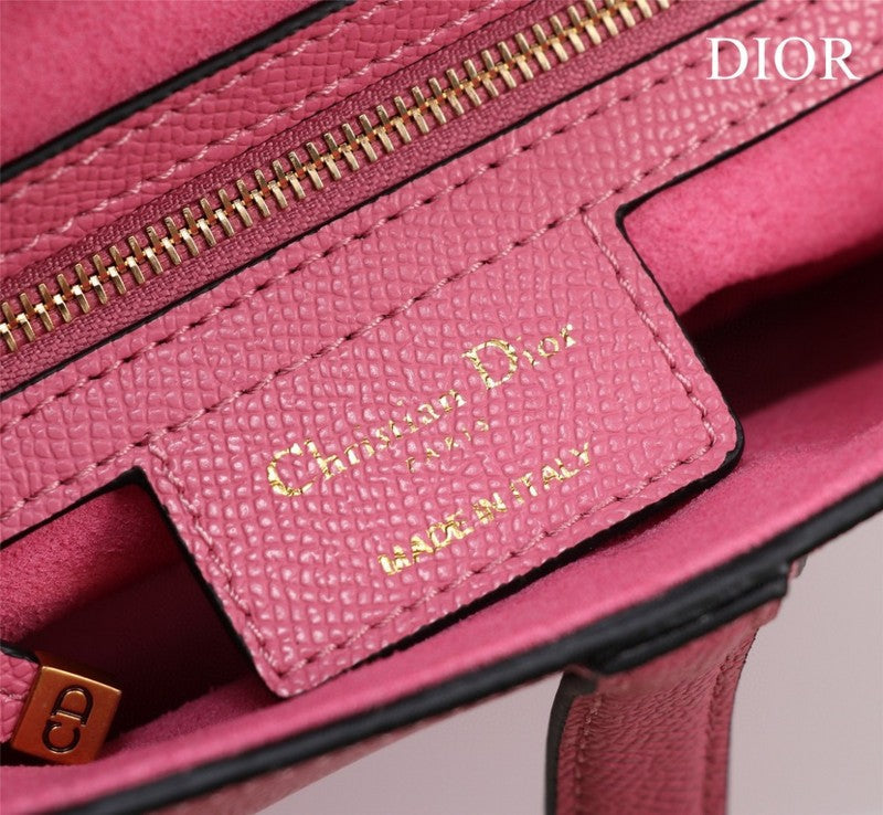 Dragons Bags Detail