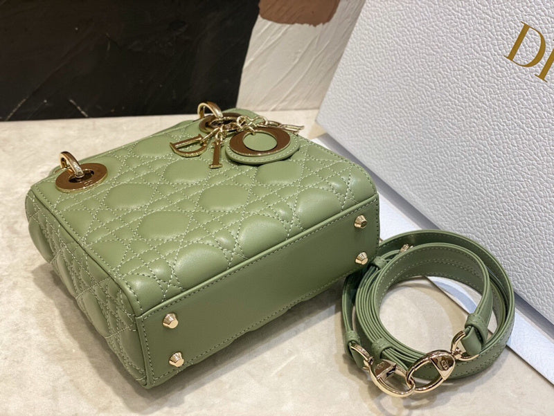 Dragons Bags Detail