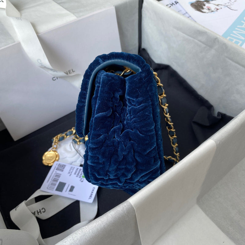 Dragons Bags Detail