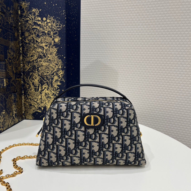 Dragons Bags Detail