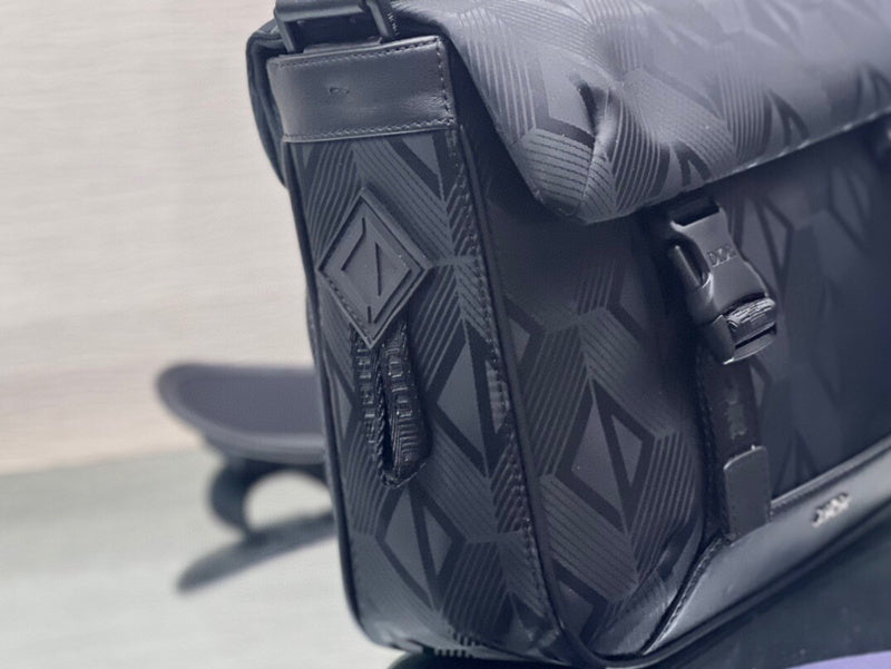 Dragons Bags Detail