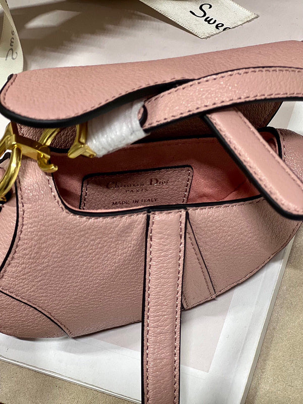Dragons Bags Detail
