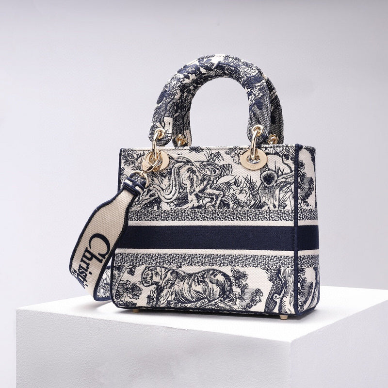 Dragons Bags Detail