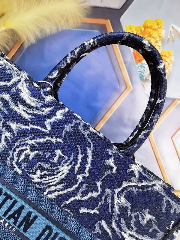 Dragons Bags Detail