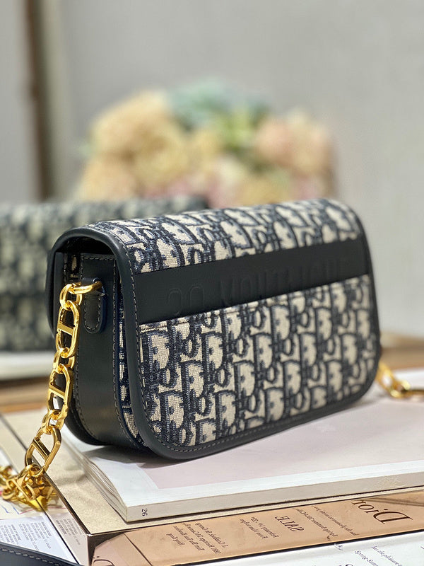 Dragons Bags Detail
