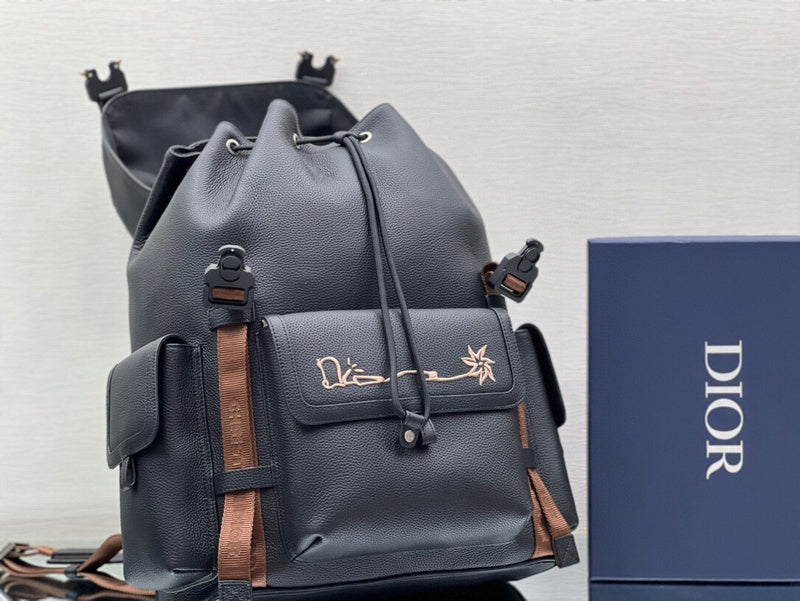 Dragons Bags Detail