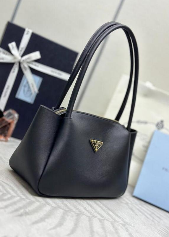 Dragons Bags Bags

 - PD Bags - 001