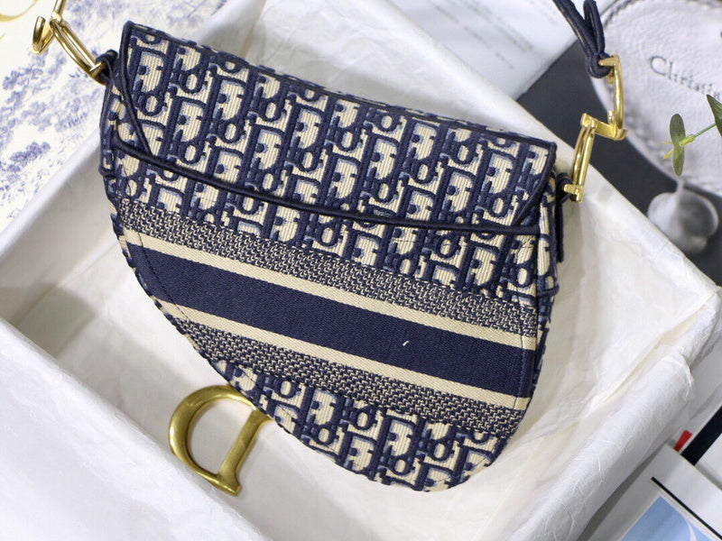 Dragons Bags Detail