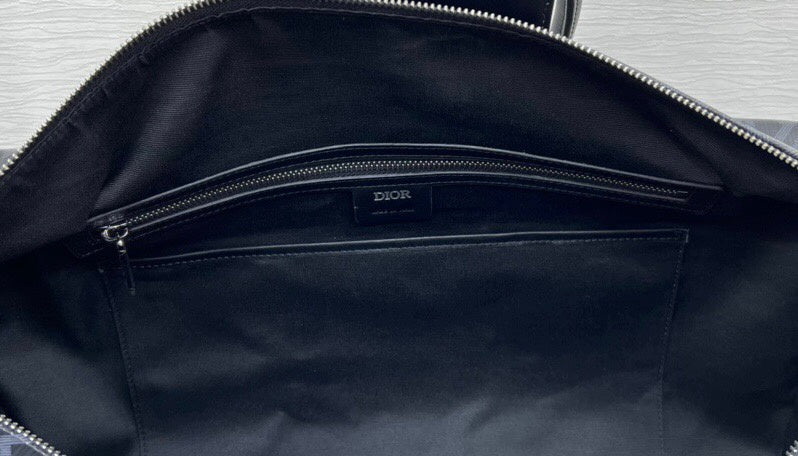 Dragons Bags Detail