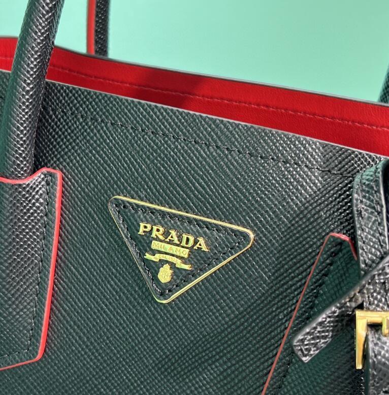 Dragons Bags Detail