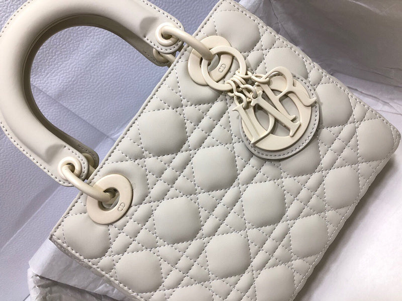 Dragons Bags Detail