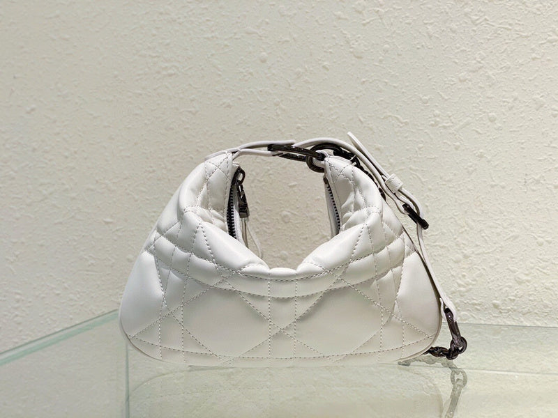 Dragons Bags Detail