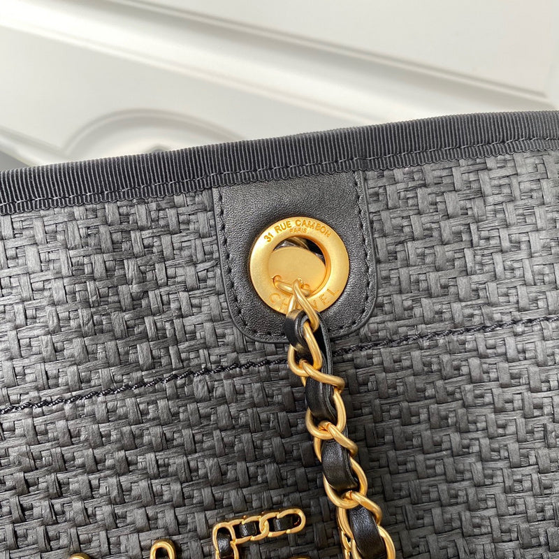Dragons Bags Detail