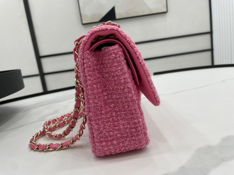 Dragons Bags Detail