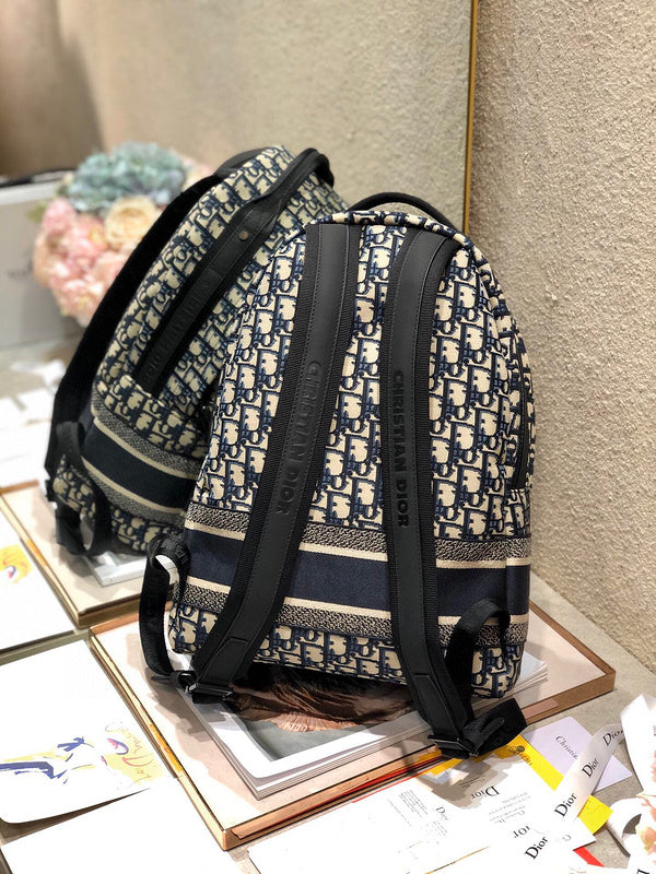 Dragons Bags Detail