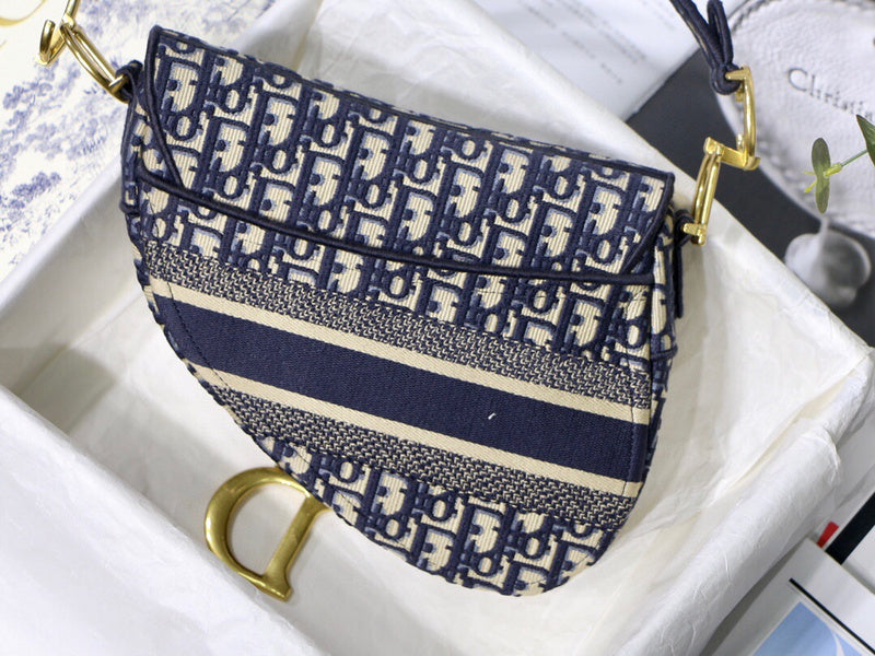 Dragons Bags Detail