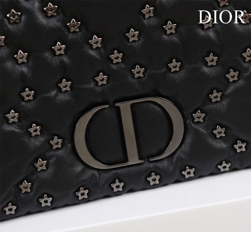 Dragons Bags Detail