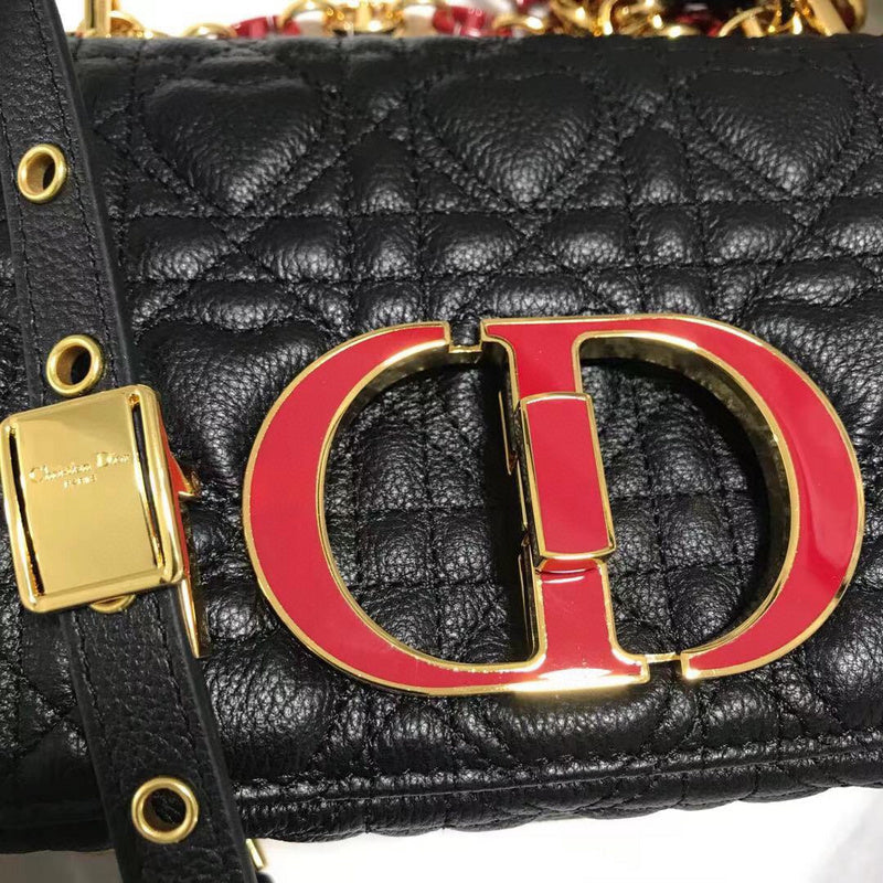 Dragons Bags Detail