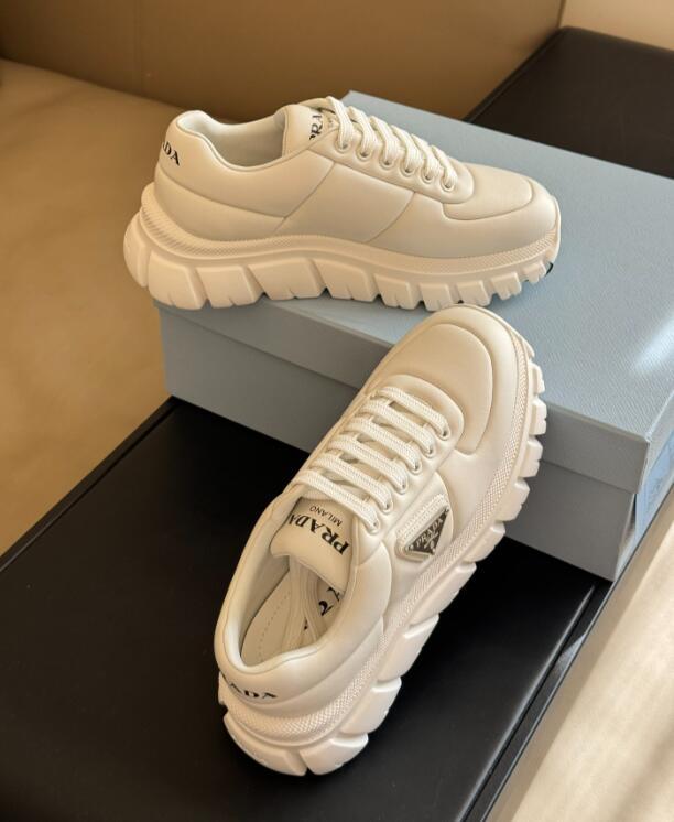 Dragons Bags Detail