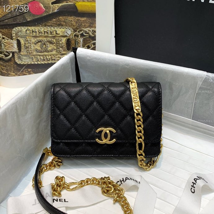 Dragons Bags Detail