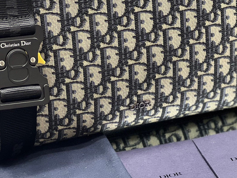 Dragons Bags Detail