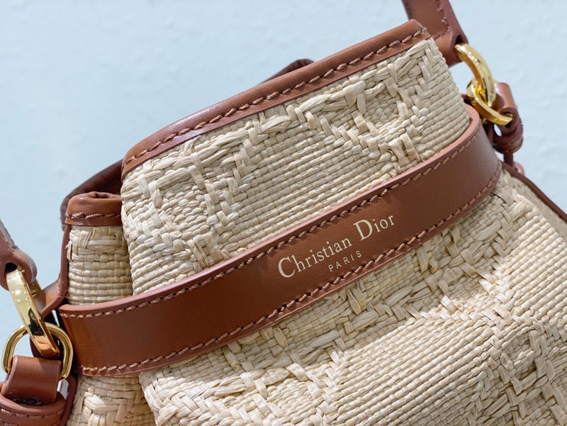 Dragons Bags Detail