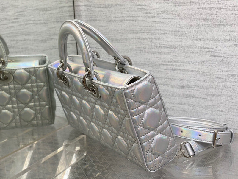Dragons Bags Detail