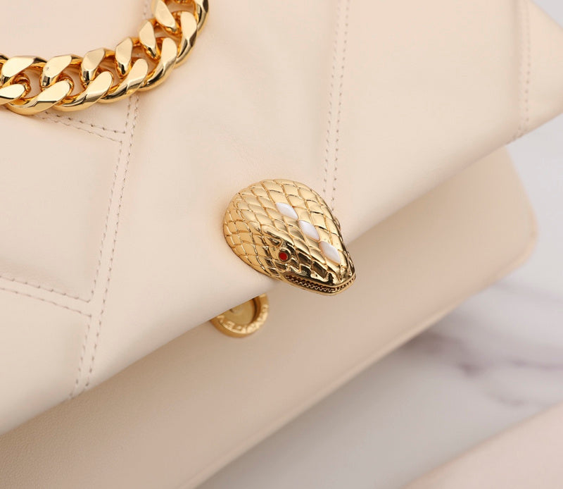 Dragons Bags Detail