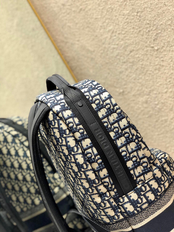 Dragons Bags Detail
