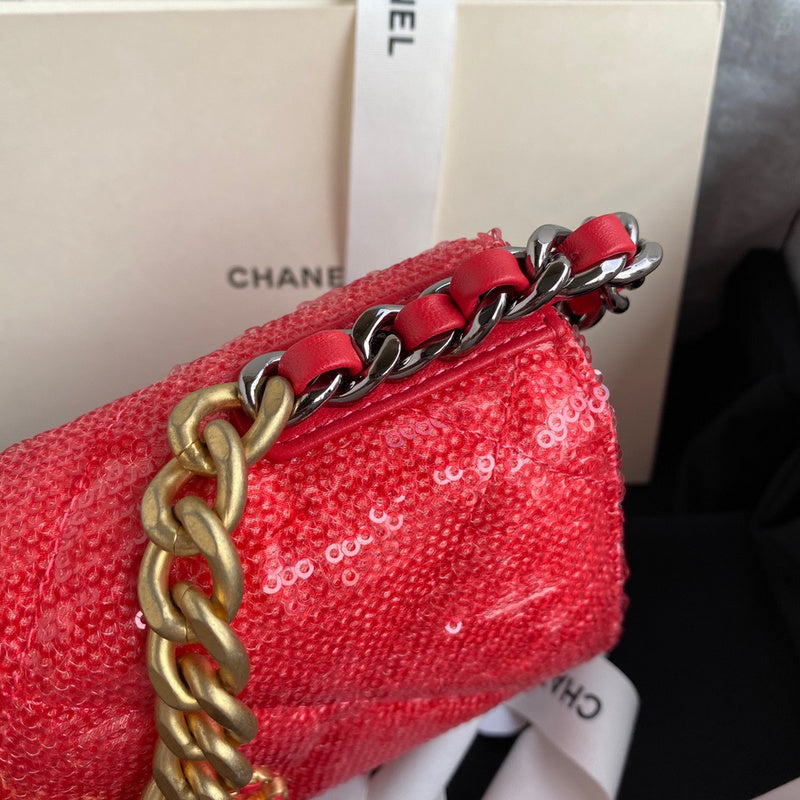 Dragons Bags Detail