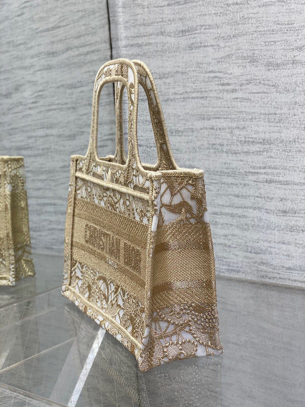 Dragons Bags Detail